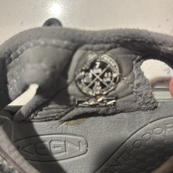 KEEN Sz 7 Rose Suede Vibram Sole Hook & Loop Closure Hiking Walking Sandals - Picture 11 of 11